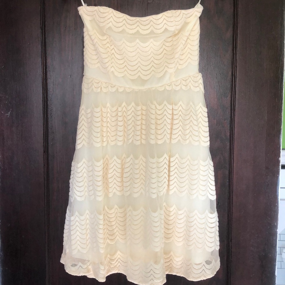 Strapless dress